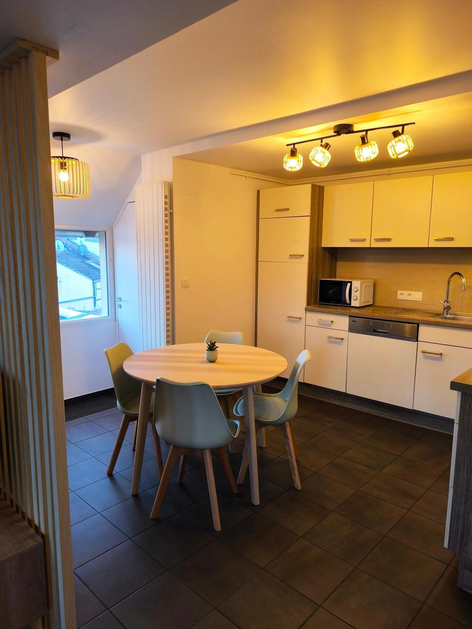 Duplex Moderne A 10 Minutes De Colmar Apartment Wintzenheim Bagian luar foto