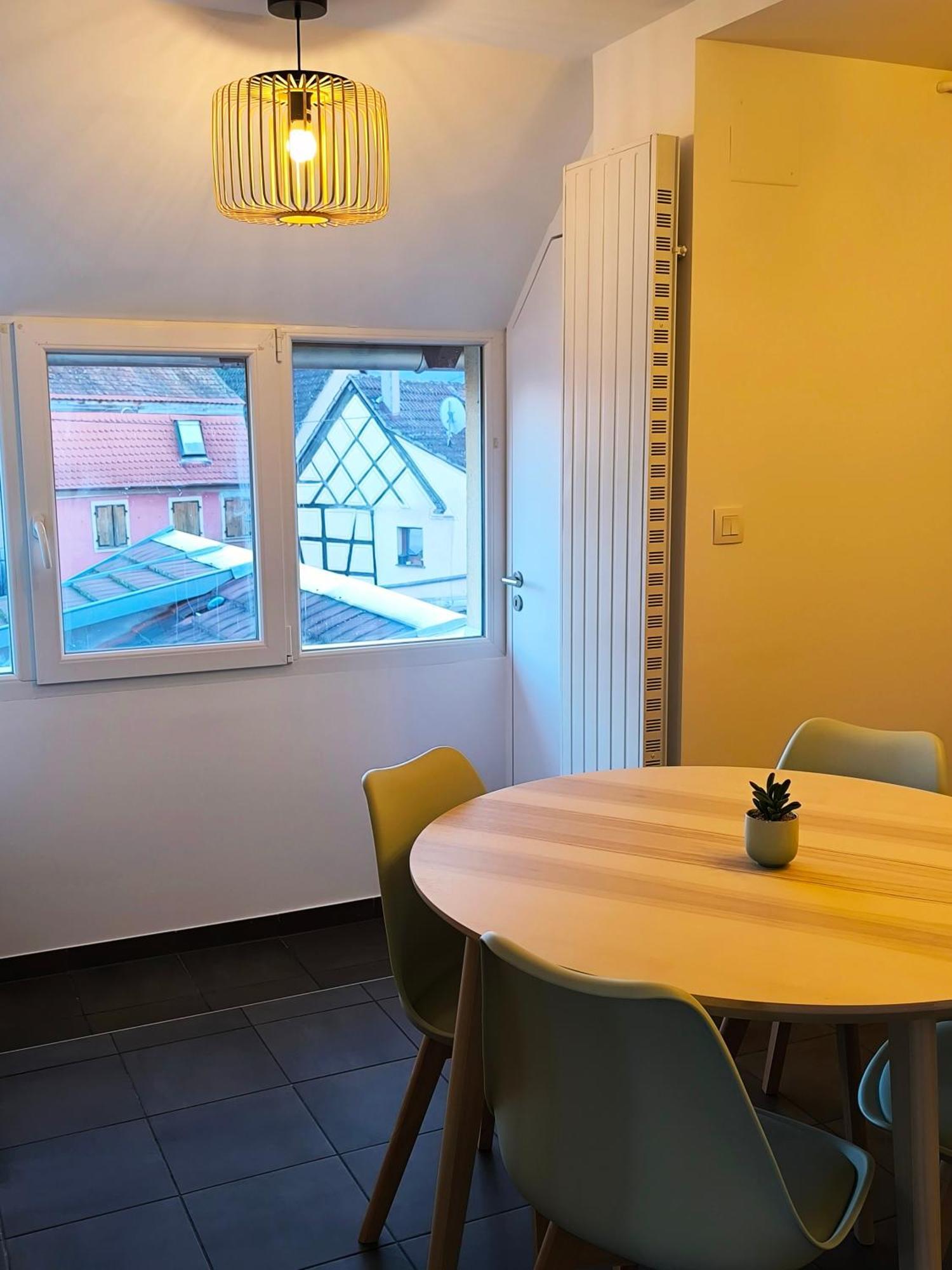Duplex Moderne A 10 Minutes De Colmar Apartment Wintzenheim Bagian luar foto